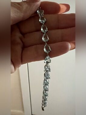 Sparkling Teardrop Crystal Dangle Earrings - Clear